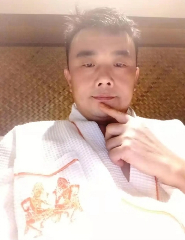 青锋的第一张照片--青神闪婚服务中心